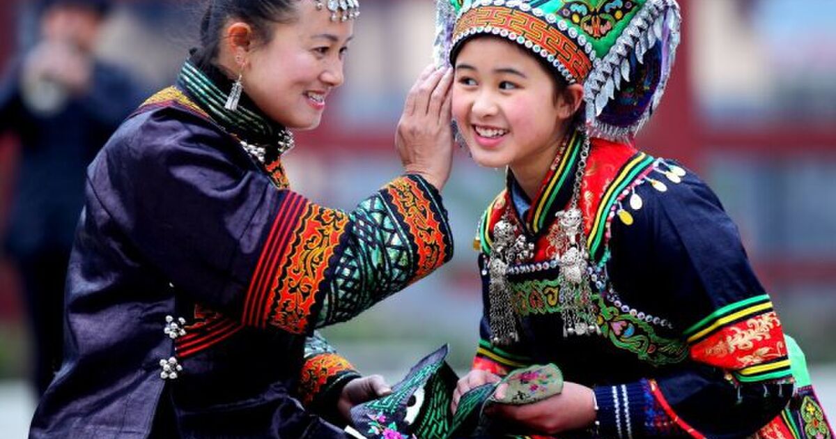 民族衣装が美しい 中国国際放送局さんの 中国の少数民族 まとめ Togetter