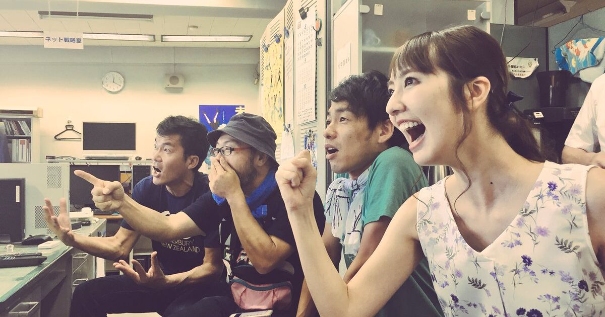 四 コマ 外人