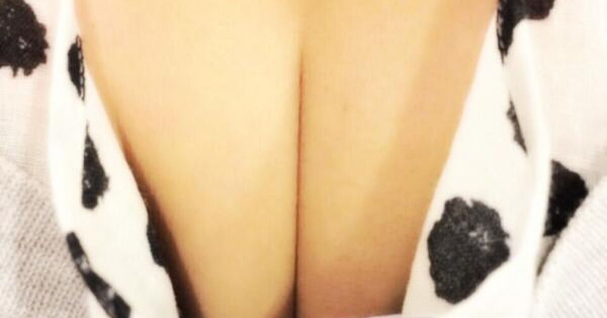 Aiko公式アカウントが突然の巨乳写メをツイート Aikoファン騒然 Togetter