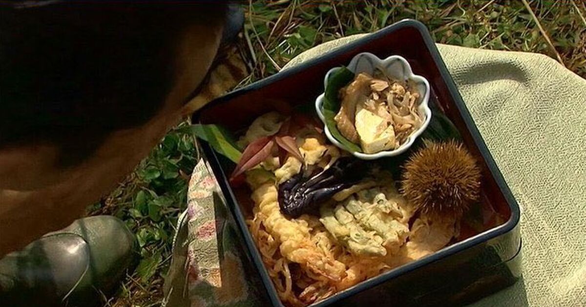 「この映画の象徴みたいで‥」実写版デビルマンに登場する”いが栗入り謎弁当”、なぜ今まで見落としてたんだレベルの狂気