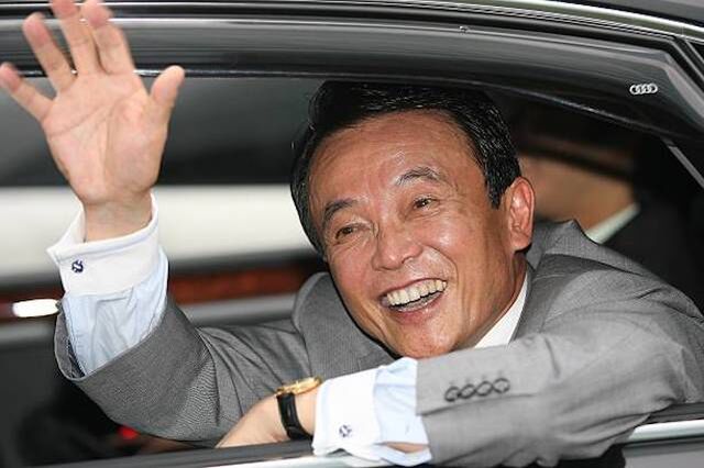 麻生財務相のスーツの値段 いくらか知ってる 私はテーラーの息子だが 35万で高いと絡まれたら 世の注文紳士服店は成り立たないですね との声も 2ページ目 Togetter