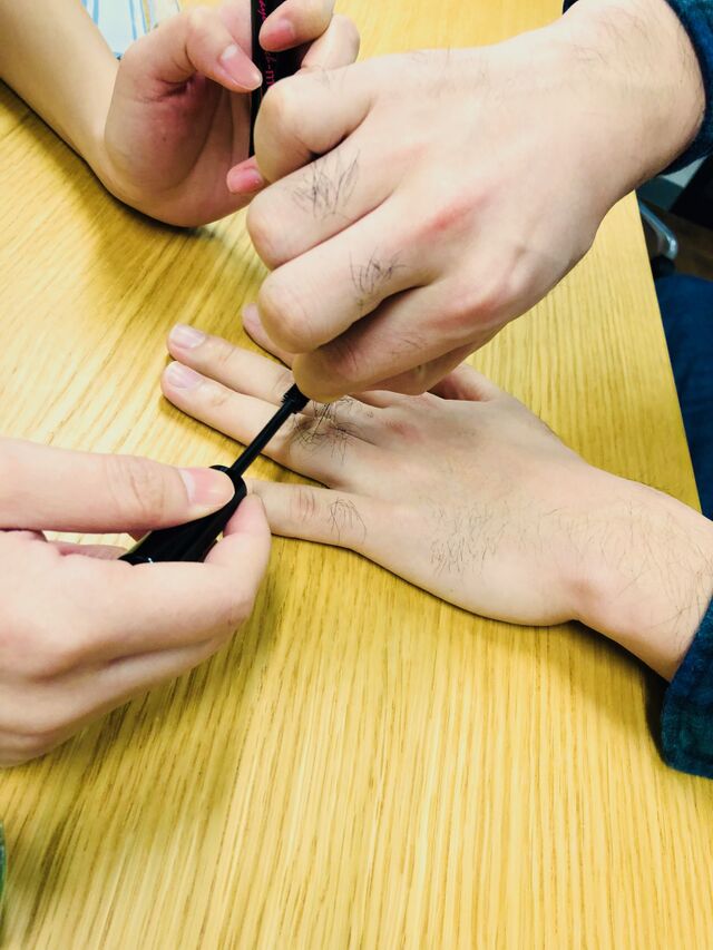 なんでも脱毛 の風潮に異議を唱えたい 指毛が濃い人の指毛 どこまで濃くしたら周りはツッコむのか Togetter