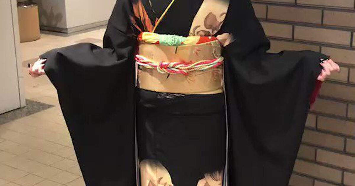後悔しないように 歌川国芳のガシャドクロ柄の着物 で成人式に臨んだ女性の艶姿が麗しい めっちゃ粋 など温かな声ぞくぞく Togetter