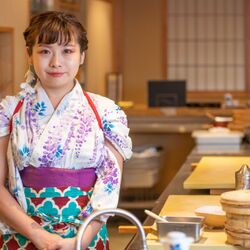 差別や偏見を乗り越え ある女性が寿司職人を続ける理由 Togetter