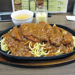 カツの上に旨スパソース 釧路のb級グルメ スパカツ が高田馬場で食べられる Togetter