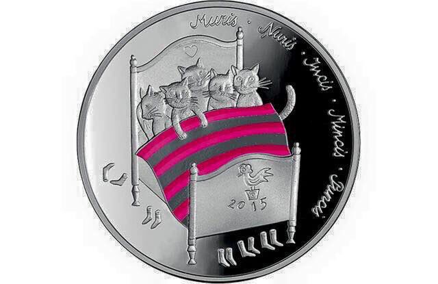ラトビア共和国 5ユーロ銀貨2枚 童話「5匹の猫」と「老人のミトン