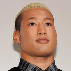 関口メンディーさん ツイッターを開設 ニュースに使われた写真のインパクトがありすぎて今世紀最大の真顔スレに Togetter