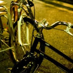 君たち死にたいの 雨降る夜の自転車走行の危険性を認識していない人が多すぎる件 Togetter