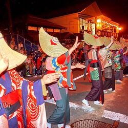 面を被って行われる日本各地の神事や祭事の様子がカッコイイ 現代ではこんな風にアレンジした人たちも ゾクゾクする絵面ばかり Togetter