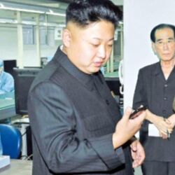 北朝鮮スマホ 青松C234 一ヶ月くらい待ってやっと届いた北朝鮮スマホ、フロントカメラ