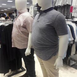 中年太りお父さんマネキンの体型がめっちゃリアルで話題に 俺かと思った これは普及してほしい Togetter